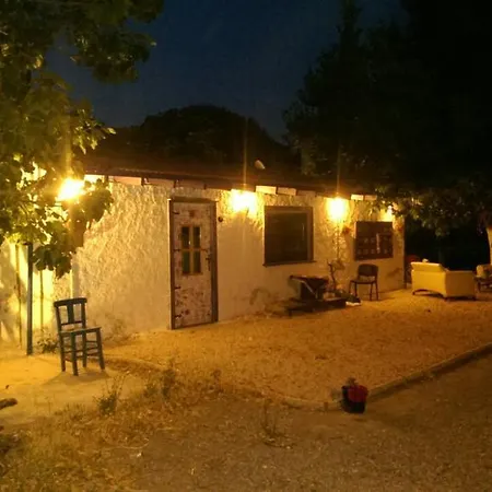 Iskelede Bir Masal Evi *